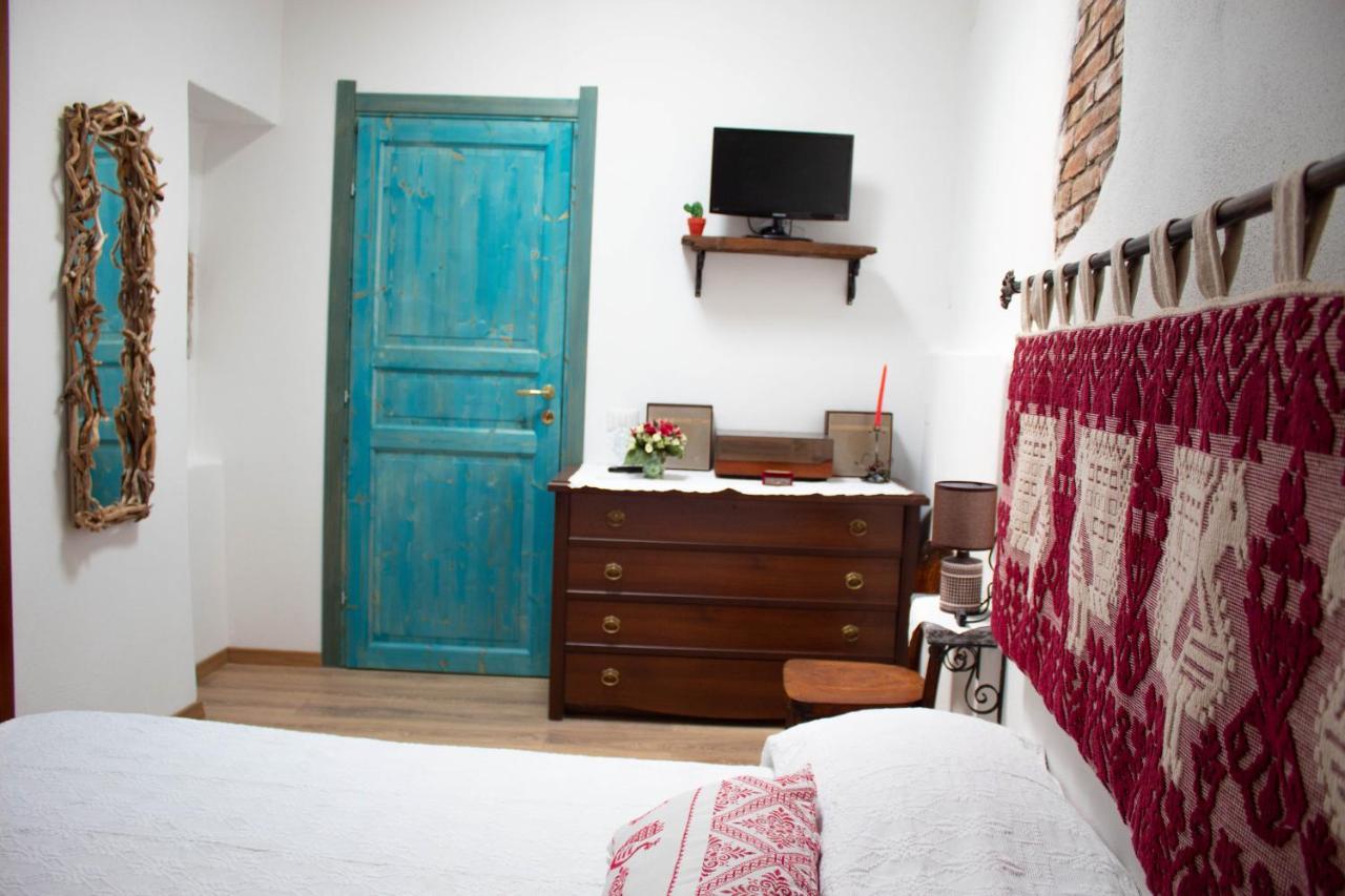 B&B Ziu Anacletu Villaputzu Buitenkant foto